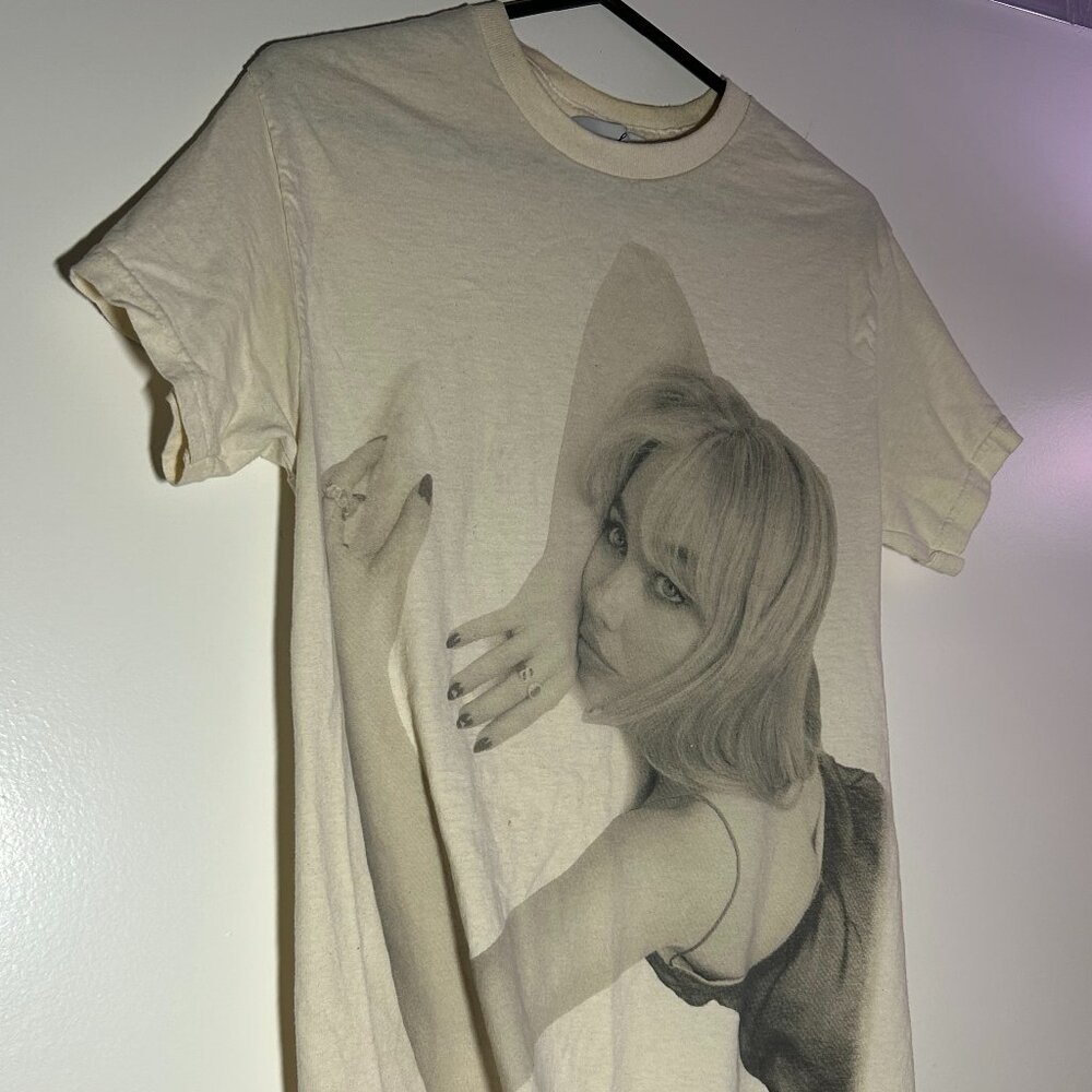 sabrina carpenter emails i can't send tour t-shirt official